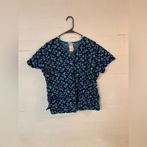 SB Scrubs Black Floral Print Scrub Top Size Large V-Neck Short Sleeve Medical